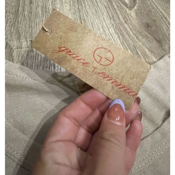 Grace + Emma Boutique Tan and Red Sequin Top 2XL New - Picture 2 of 7